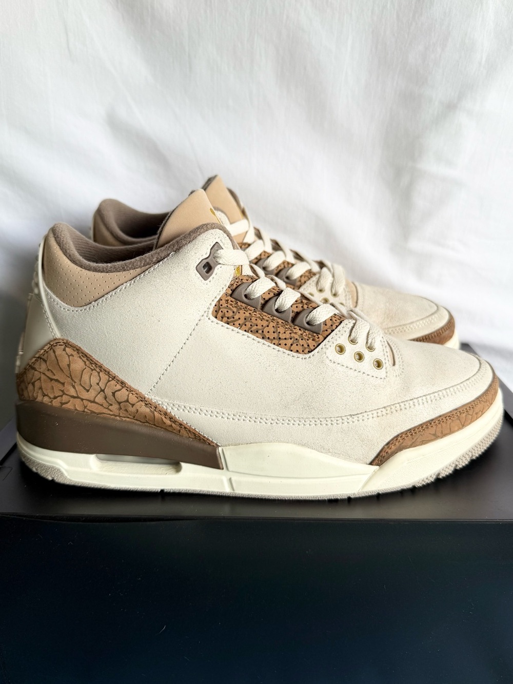 AUTHENTIC Jordan 3 Retro Palomino size 9 CT8532-102 2023 PRE-OWNED
